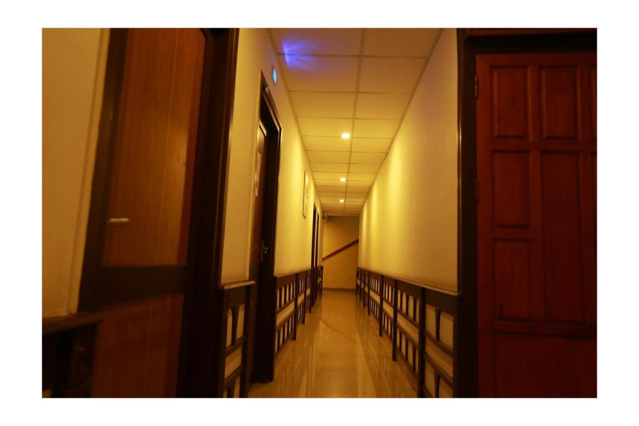 Corridor Calicut Airport Hotel Kondotty Экстерьер фото