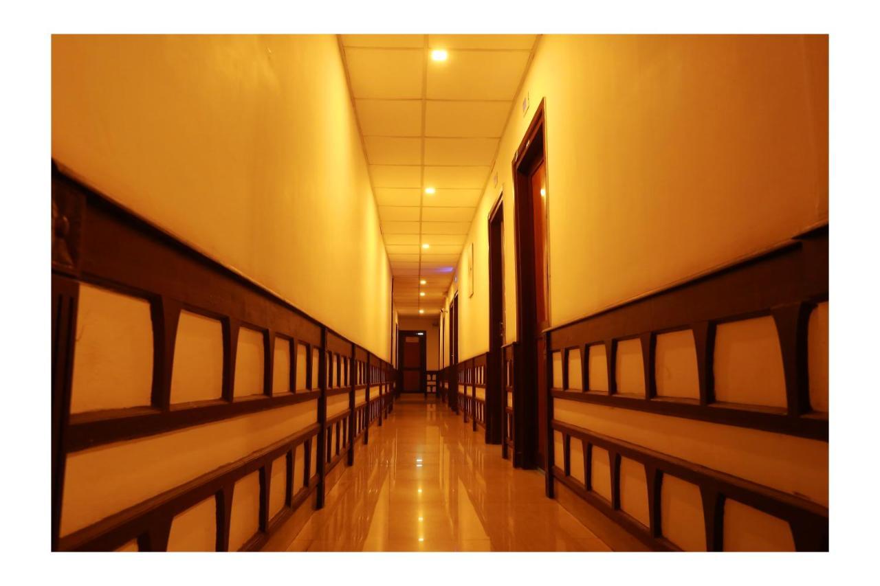 Corridor Calicut Airport Hotel Kondotty Экстерьер фото